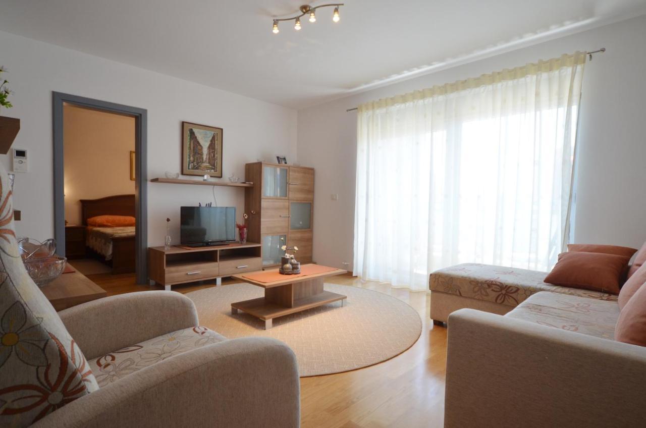 Apartment Emma Ровінь Екстер'єр фото