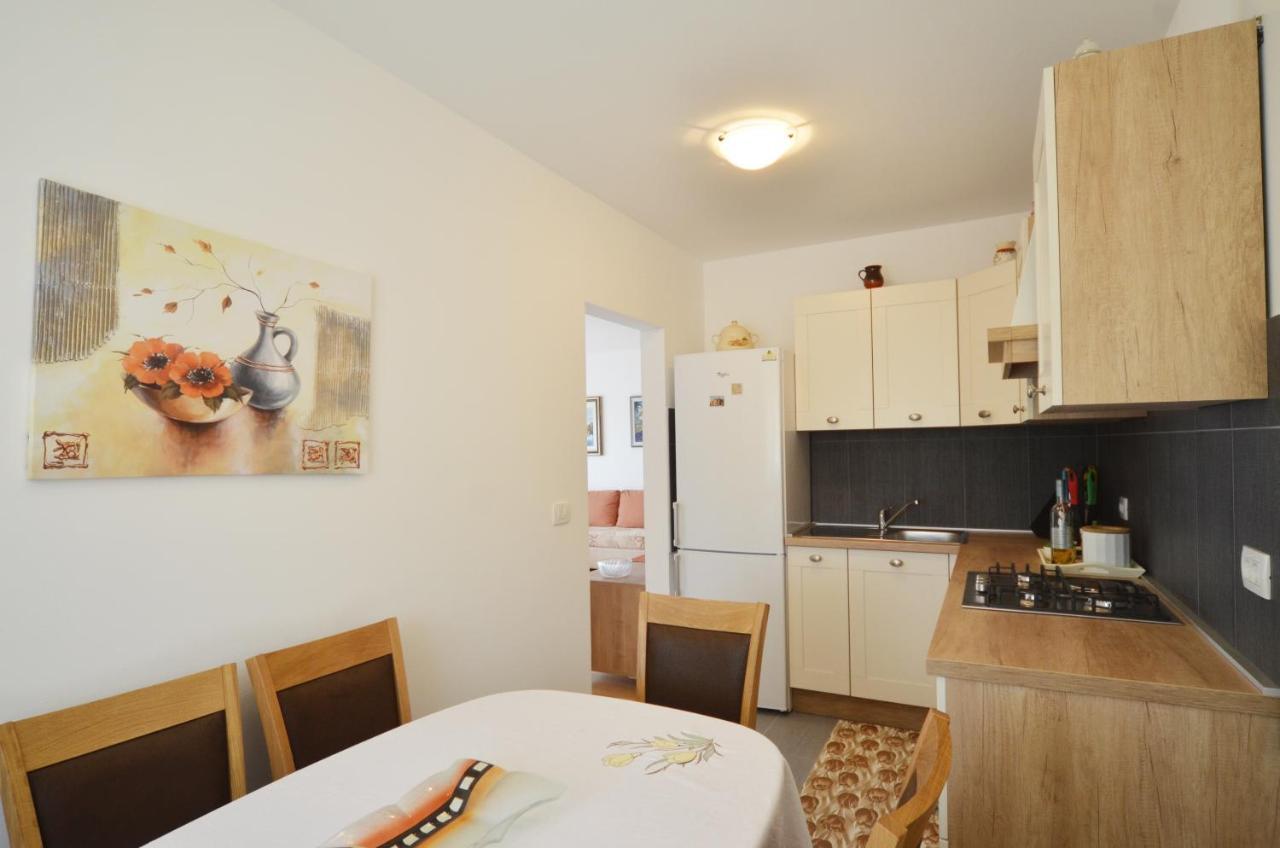 Apartment Emma Ровінь Екстер'єр фото