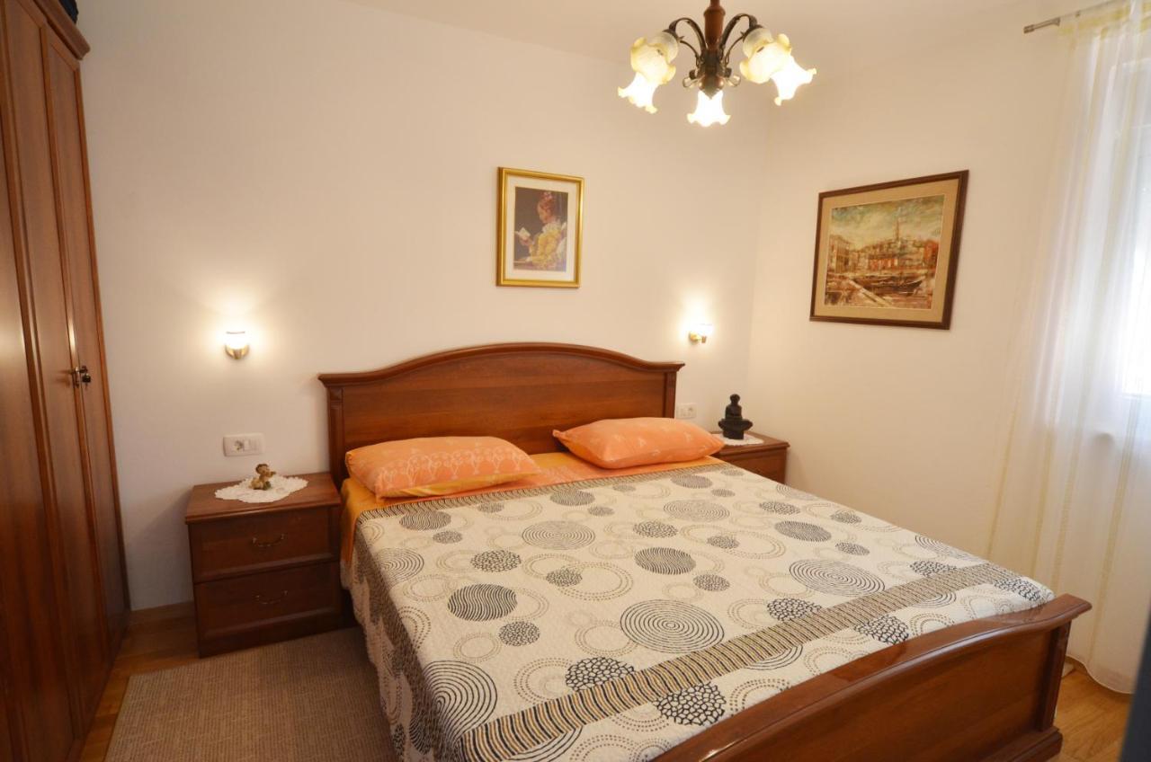 Apartment Emma Ровінь Екстер'єр фото