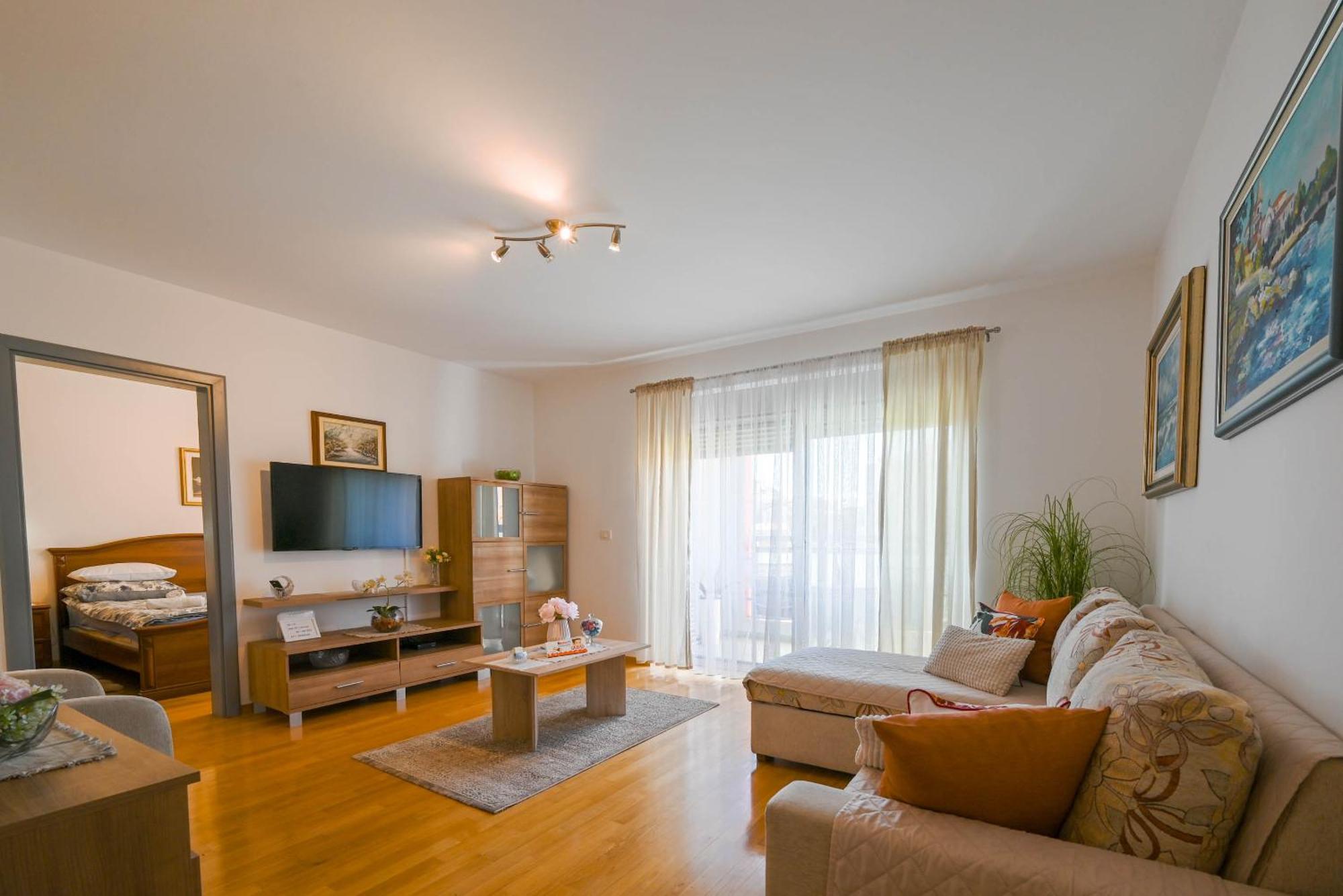 Apartment Emma Ровінь Екстер'єр фото